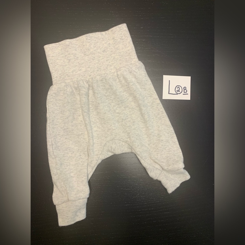⭐️2/$5.00⭐️ H&M 0-1m NB Light Grey Harem Style Pants